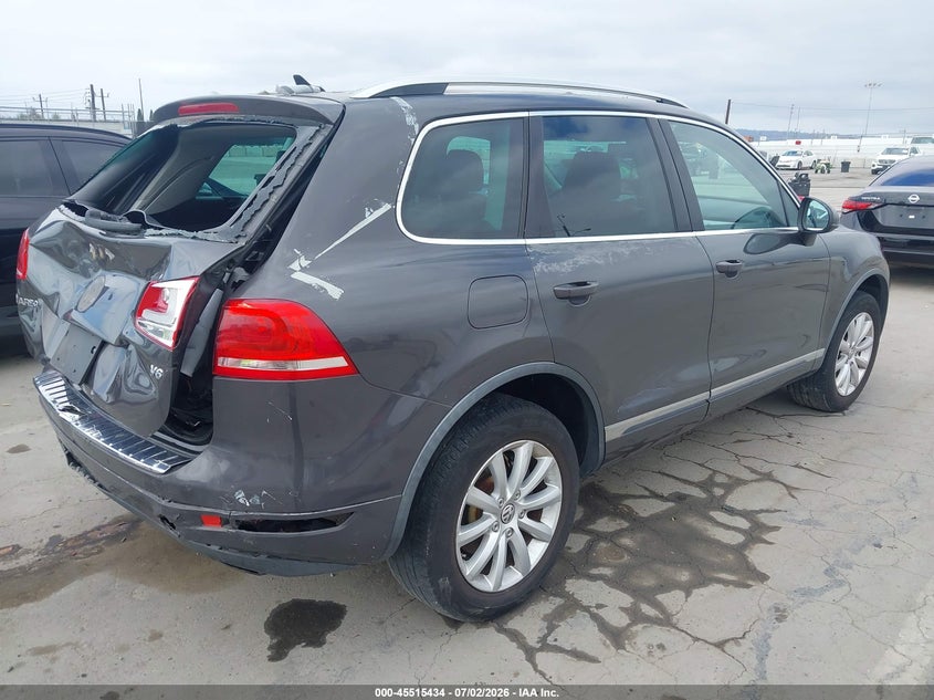 2012 Volkswagen Touareg VIN WVGFF9BP3CD004088 IAAI salvage auction — REAR END, Salvage (California), sold $1,250 on 2026-07-15 (photo 4)