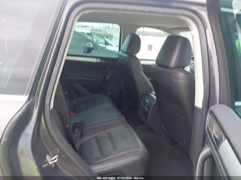 2012 Volkswagen Touareg VIN WVGFF9BP3CD004088 IAAI salvage auction — REAR END, Salvage (California), sold $1,250 on 2026-07-15 (photo 8)
