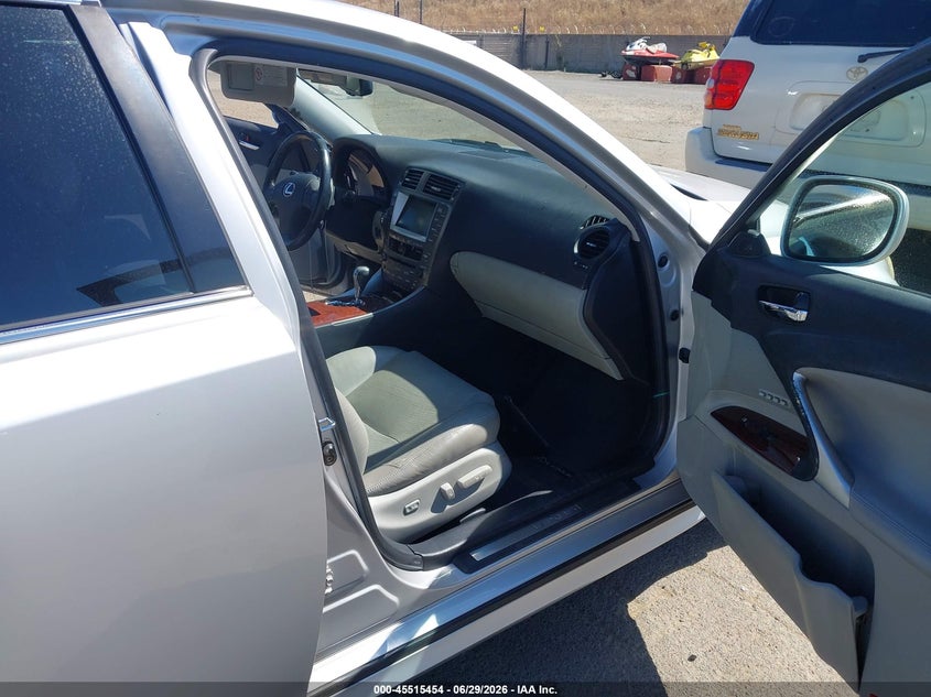 2006 Lexus Is 350 VIN JTHBE262065004932 IAAI salvage auction — NORMAL WEAR, Clear - Dealer Only (California), sold $1,900 on 2026-07-08 (photo 5)