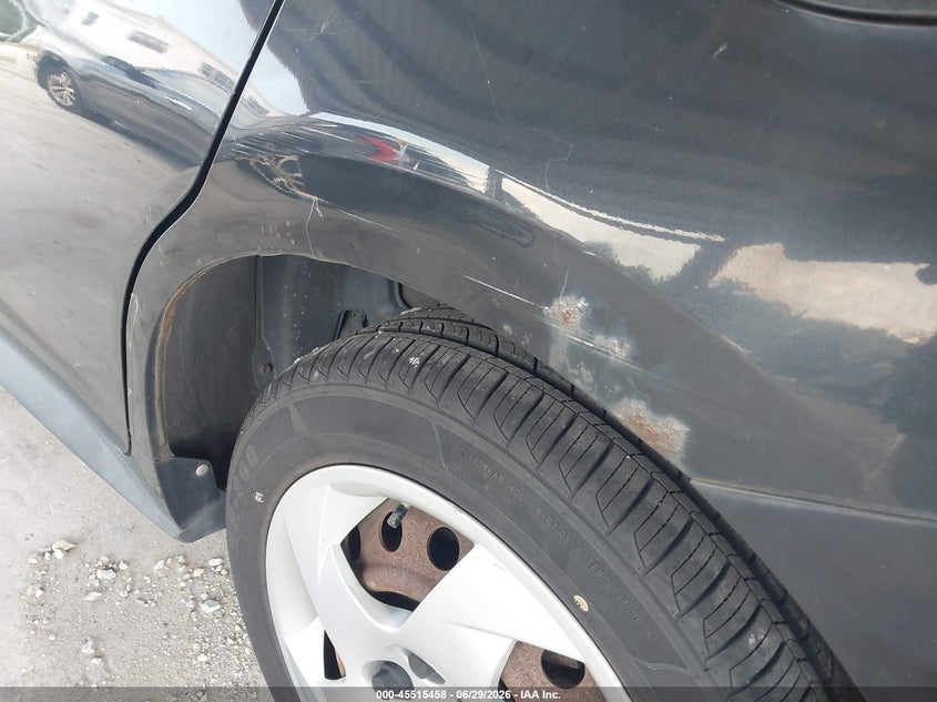 2010 Pontiac Vibe VIN 5Y2SP6E86AZ419246 IAAI salvage auction — NORMAL WEAR, Clear (New Jersey), sold $775 on 2026-07-14 (photo 6)