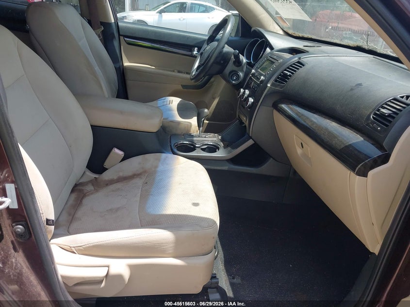 2013 Kia Sorento VIN 5XYKT3A64DG388127 IAAI salvage auction — NORMAL WEAR, Clear (Florida), sold $600 on 2026-07-23 (photo 5)