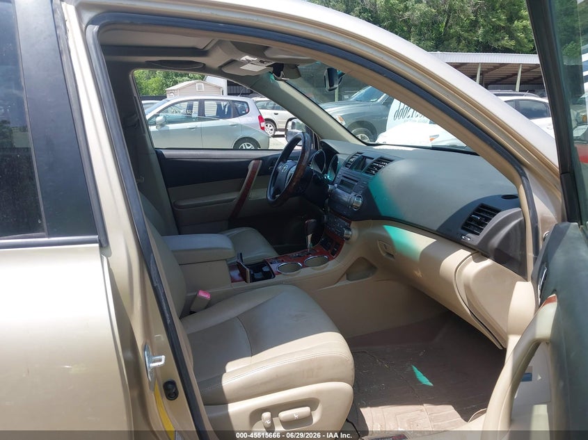 2008 Toyota Highlander VIN JTEES42A282099879 IAAI salvage auction — NORMAL WEAR, Clear (Kansas), sold $2,050 on 2026-07-29 (photo 5)