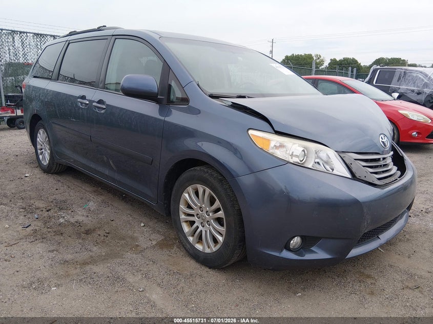 2013 Toyota Sienna VIN 5TDYK3DC4DS361298 IAAI salvage auction — FRONT END, Salvage (Kansas), sold $2,225 on 2026-08-01 (photo 1)