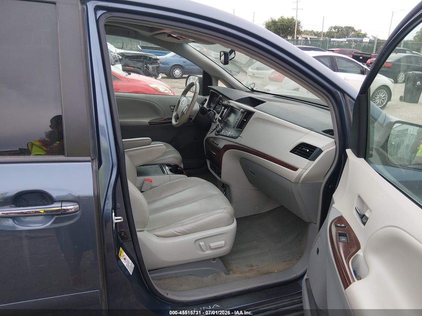 2013 Toyota Sienna VIN 5TDYK3DC4DS361298 IAAI salvage auction — FRONT END, Salvage (Kansas), sold $2,225 on 2026-08-01 (photo 5)