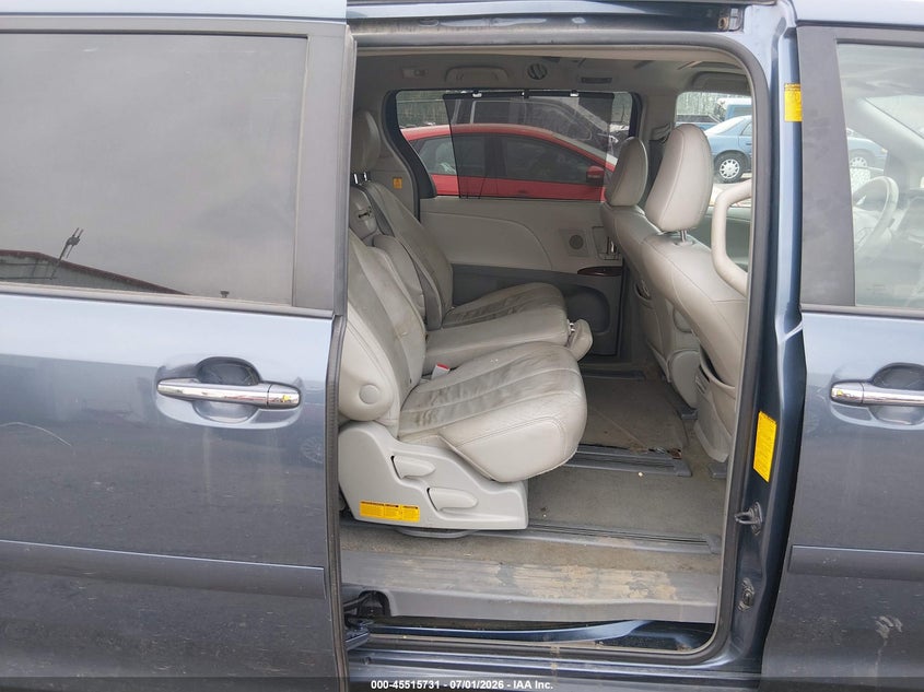 2013 Toyota Sienna VIN 5TDYK3DC4DS361298 IAAI salvage auction — FRONT END, Salvage (Kansas), sold $2,225 on 2026-08-01 (photo 8)