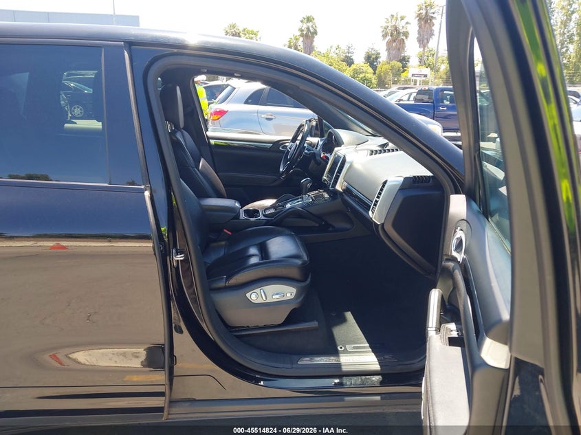 2017 Porsche Cayenne VIN WP1AA2A22HKA87475 IAAI salvage auction — NORMAL WEAR, Clear - Dealer Only (California), sold $1,750 on 2026-07-29 (photo 5)