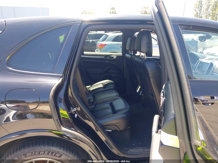 2017 Porsche Cayenne VIN WP1AA2A22HKA87475 IAAI salvage auction — NORMAL WEAR, Clear - Dealer Only (California), sold $1,750 on 2026-07-29 (photo 8)