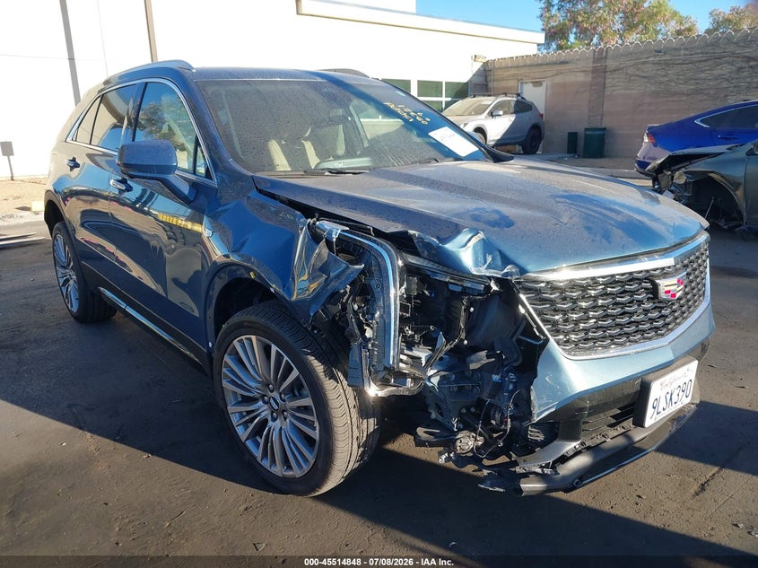 2025 Cadillac Xt4 VIN 1GYFZCR44SF105321 IAAI salvage auction — RIGHT FRONT, Salvage Certificate (California), sold $8,125 on 2026-07-17 (photo 1)