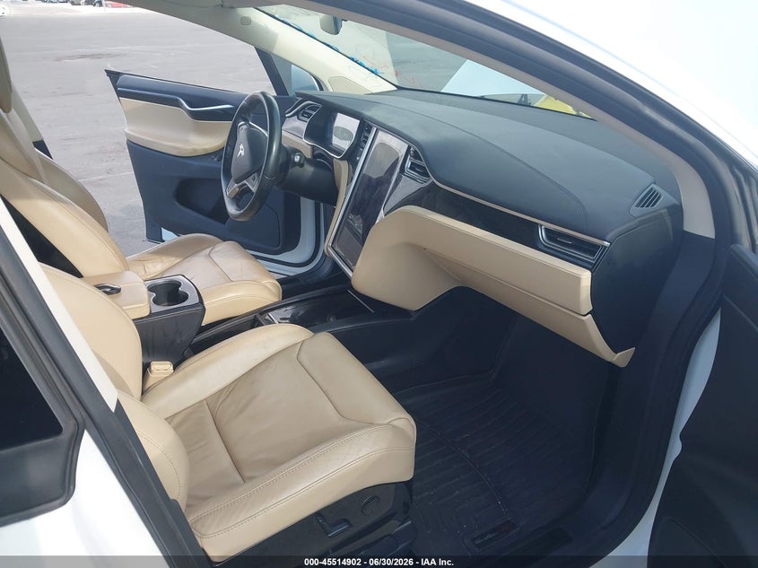 2016 Tesla Model x VIN 5YJXCBE26GF021247 IAAI salvage auction — NORMAL WEAR, Clear (Florida), sold $7,900 on 2026-07-29 (photo 5)