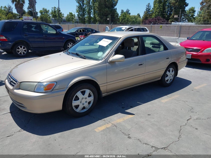 2000 Toyota Camry VIN JT2BG22K5Y0413597 IAAI salvage auction — NORMAL WEAR, Clear - Dealer Only (California), sold $675 on 2026-07-06 (photo 2)