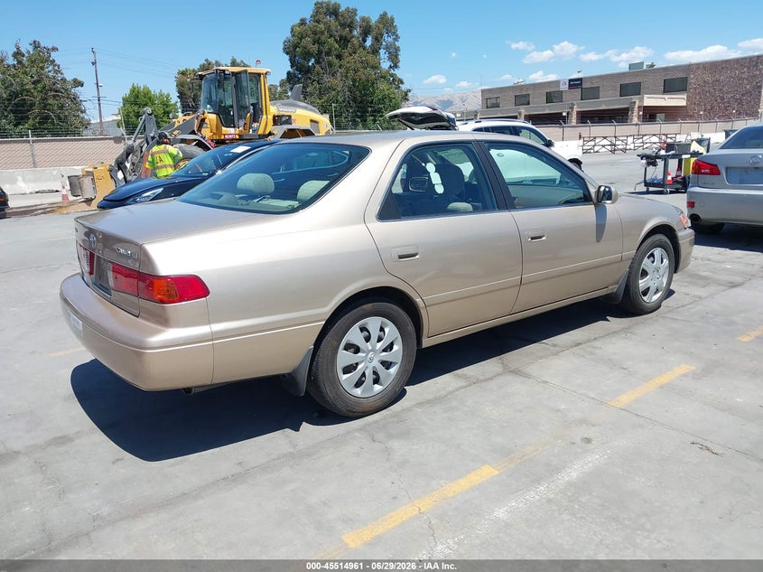 2000 Toyota Camry VIN JT2BG22K5Y0413597 IAAI salvage auction — NORMAL WEAR, Clear - Dealer Only (California), sold $675 on 2026-07-06 (photo 4)