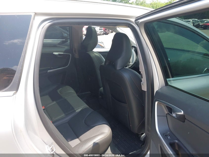 2017 Volvo Xc60 VIN YV440MRR1H2017381 IAAI salvage auction — NORMAL WEAR, Clear (Pennsylvania), sold $3,850 on 2026-07-28 (photo 8)