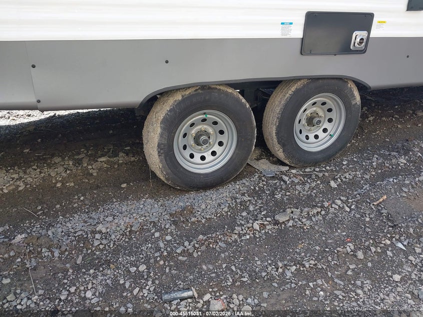 2024 Avenger Travel trailer VIN 5ZT2AVSB2RB938132 IAAI salvage auction — STORM DAMAGE, Mv-907A (New York), sold $1,200 on 2026-07-22 (photo 7)