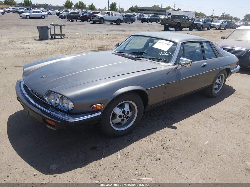 1984 Jaguar Xj series VIN SAJNV5842EC112852 IAAI salvage auction — NORMAL WEAR, Clear-Dealer Only (Oregon), sold $1,600 on 2026-07-22 (photo 2)