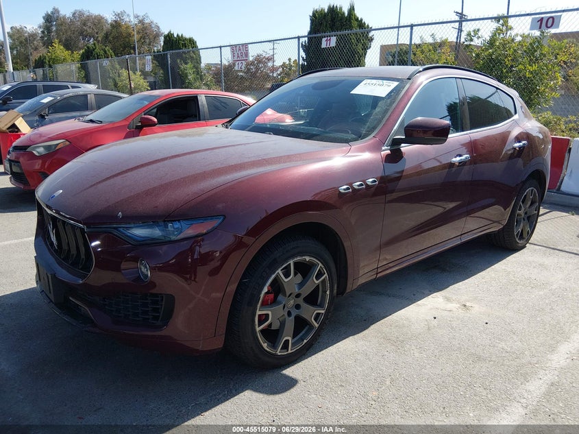 2017 Maserati Levante VIN ZN661XUS8HX243200 IAAI salvage auction — RIGHT SIDE, Salvage Title, sold $6,100 on 2026-07-23 (photo 2)