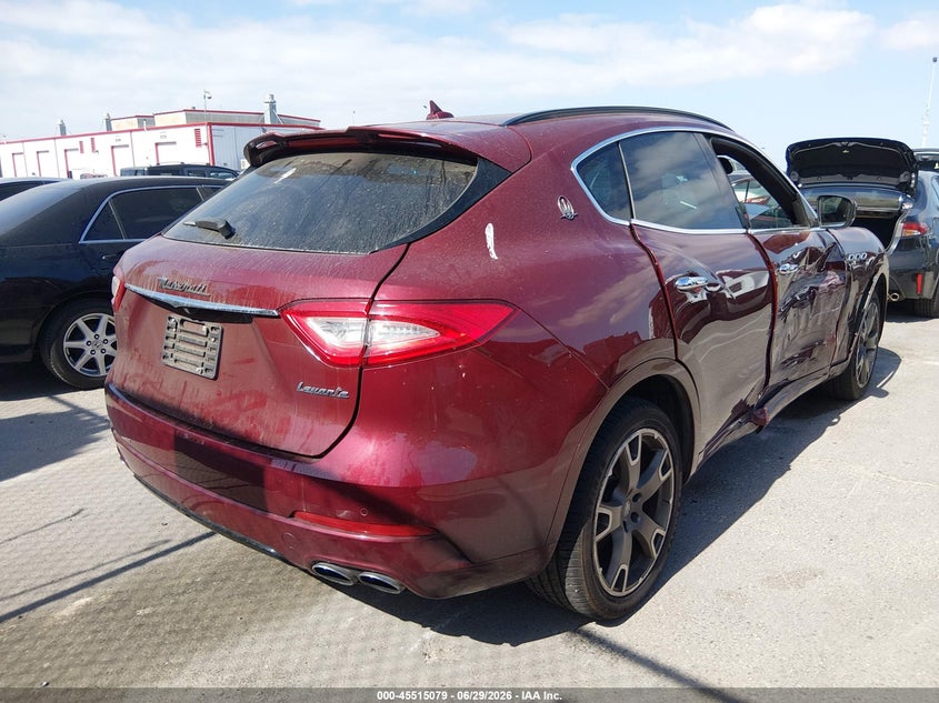 2017 Maserati Levante VIN ZN661XUS8HX243200 IAAI salvage auction — RIGHT SIDE, Salvage Title, sold $6,100 on 2026-07-23 (photo 4)