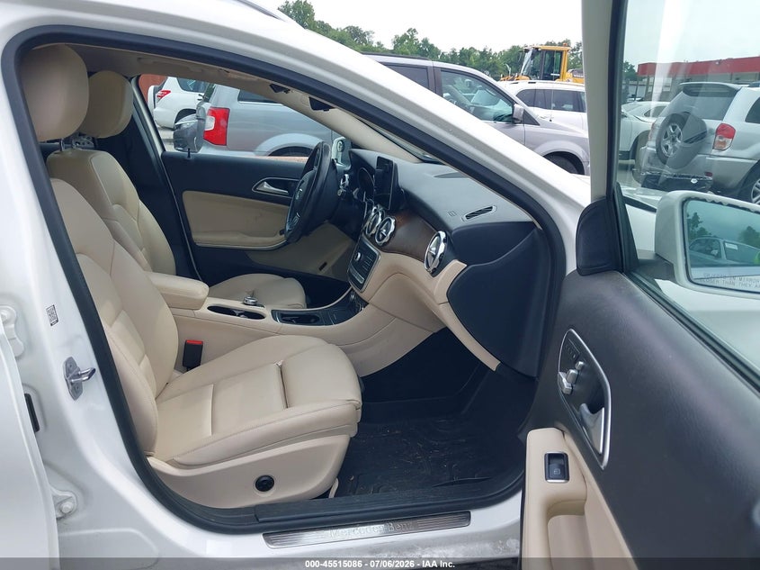 2020 Mercedes-benz Gla-klasse VIN WDCTG4GB2LU024489 IAAI salvage auction — LEFT REAR, Wait Title, sold $5,925 on 2026-08-20 (photo 5)