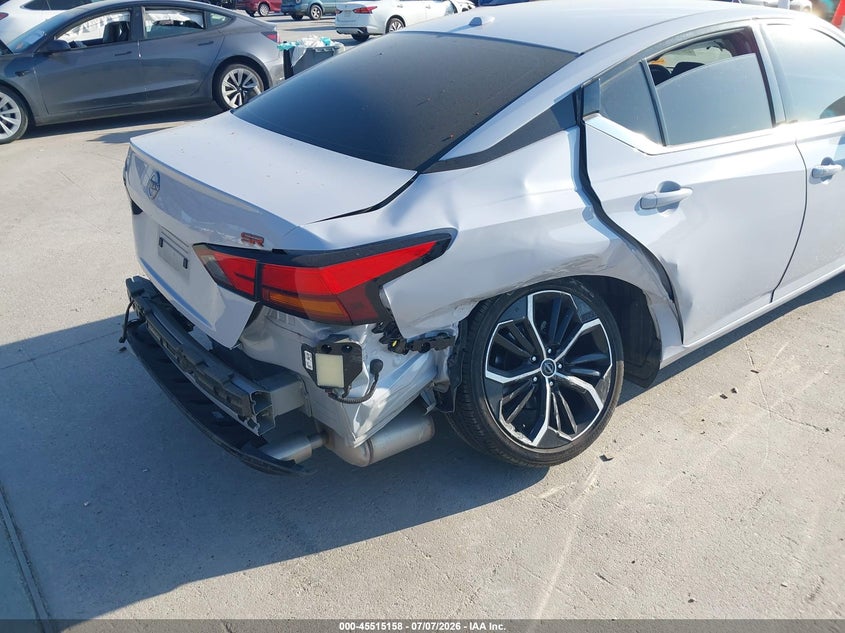 2025 Nissan Altima VIN 1N4BL4CV7SN354060 IAAI salvage auction — RIGHT SIDE, Salvage Title, sold $11,700 on 2026-09-02 (photo 6)