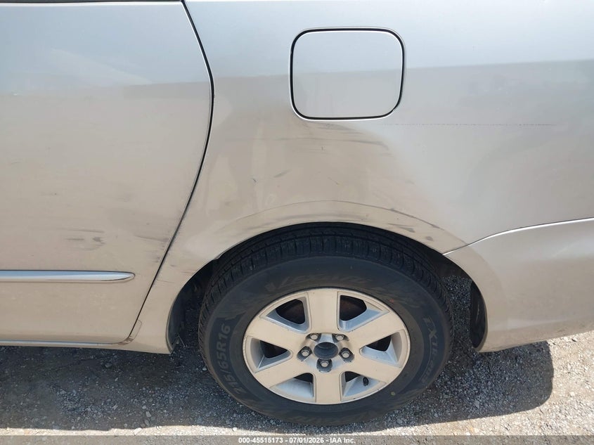 2004 Toyota Sienna VIN 5TDZA23CX4S204667 IAAI salvage auction — NORMAL WEAR, Clear (Illinois), sold $700 on 2026-07-08 (photo 6)