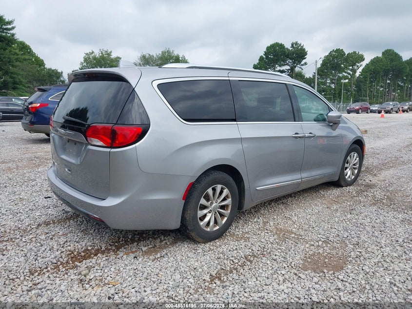 2018 Chrysler Pacifica VIN 2C4RC1BG6JR119841 IAAI salvage auction — NORMAL WEAR, Clear (Tennessee), sold $3,200 on 2026-07-27 (photo 4)