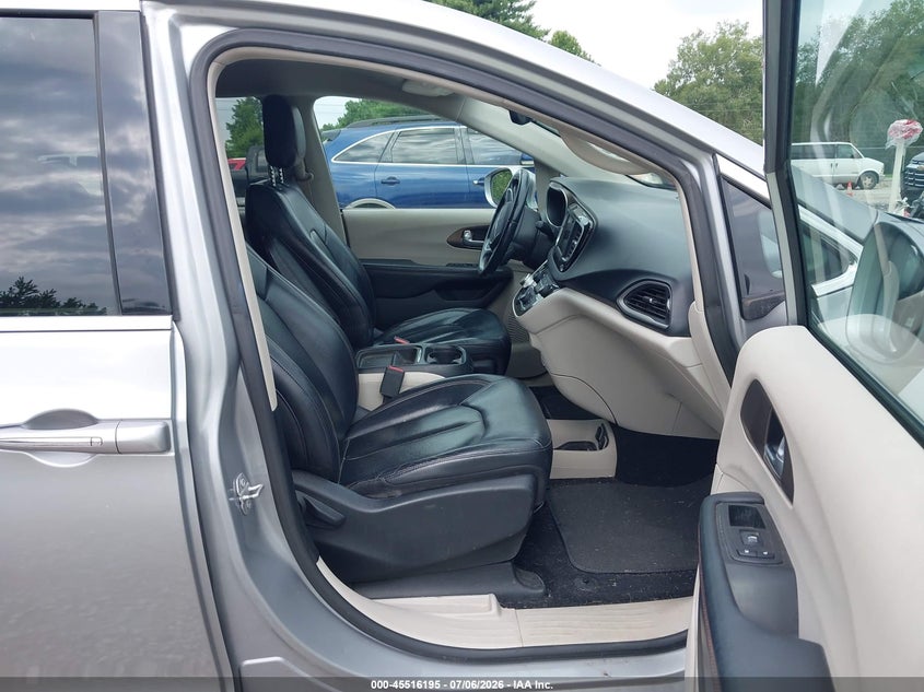 2018 Chrysler Pacifica VIN 2C4RC1BG6JR119841 IAAI salvage auction — NORMAL WEAR, Clear (Tennessee), sold $2,500 on 2026-07-26 (photo 5)