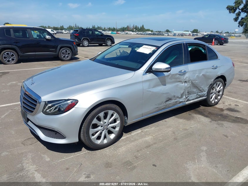 2017 Mercedes-benz E-klasse VIN WDDZF4JBXHA194013 IAAI salvage auction — SIDE, Salvage Title, sold $4,800 on 2026-08-04 (photo 2)