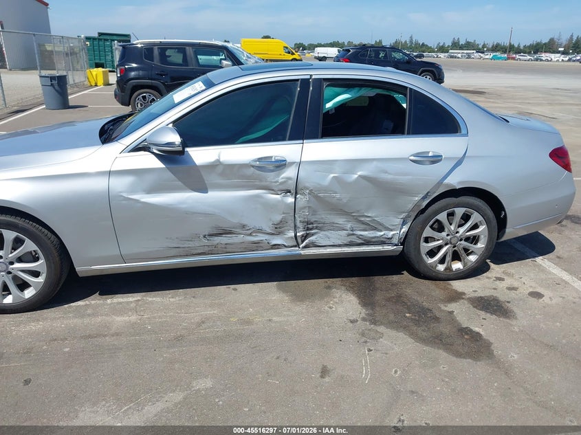 2017 Mercedes-benz E-klasse VIN WDDZF4JBXHA194013 IAAI salvage auction — SIDE, Salvage Title, sold $4,800 on 2026-08-04 (photo 6)