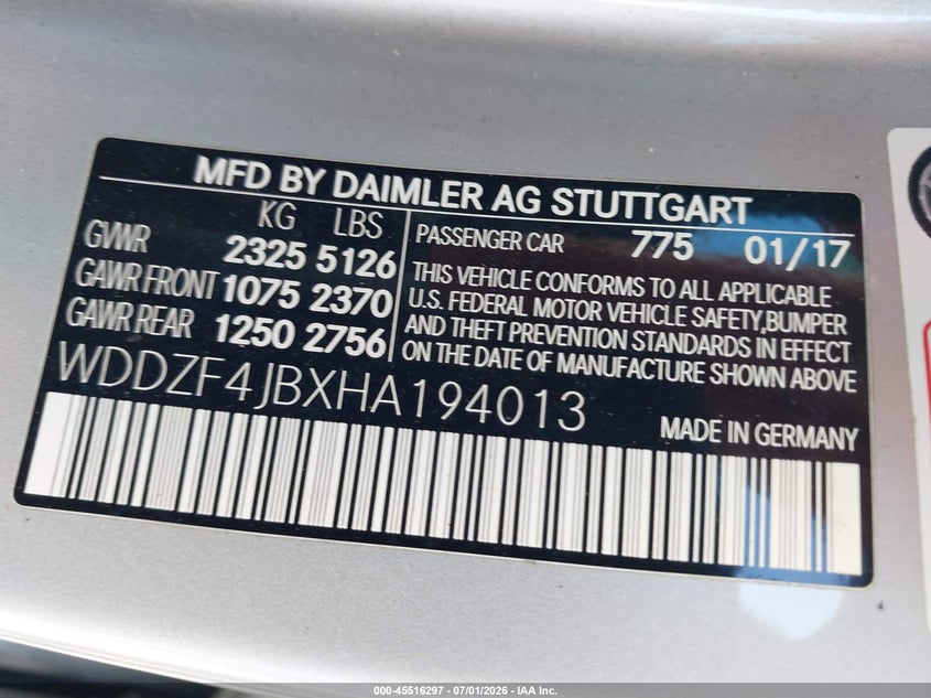 2017 Mercedes-benz E-klasse VIN WDDZF4JBXHA194013 IAAI salvage auction — SIDE, Salvage Title, sold $4,800 on 2026-08-04 (photo 9)
