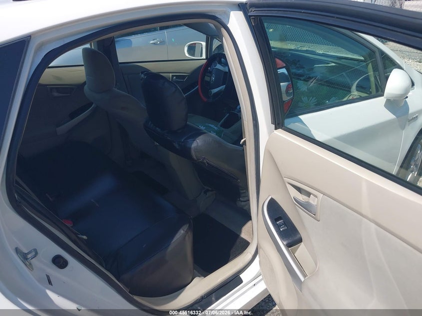 2011 Toyota Prius VIN JTDKN3DU4B5370155 IAAI salvage auction — NORMAL WEAR, Clear (Illinois), sold $1,750 on 2026-07-28 (photo 8)