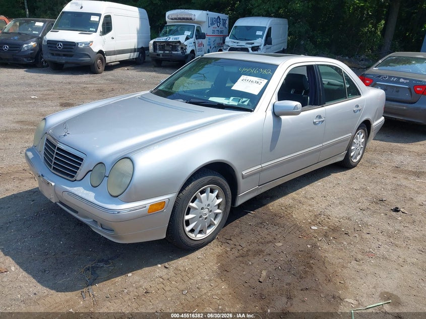 2000 Mercedes-benz E-class VIN WDBJF82J5YX037781 IAAI salvage auction — FRONT END, Clear (New York), sold $550 on 2026-07-28 (photo 2)