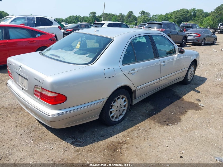 2000 Mercedes-benz E-class VIN WDBJF82J5YX037781 IAAI salvage auction — FRONT END, Clear (New York), sold $550 on 2026-07-28 (photo 4)