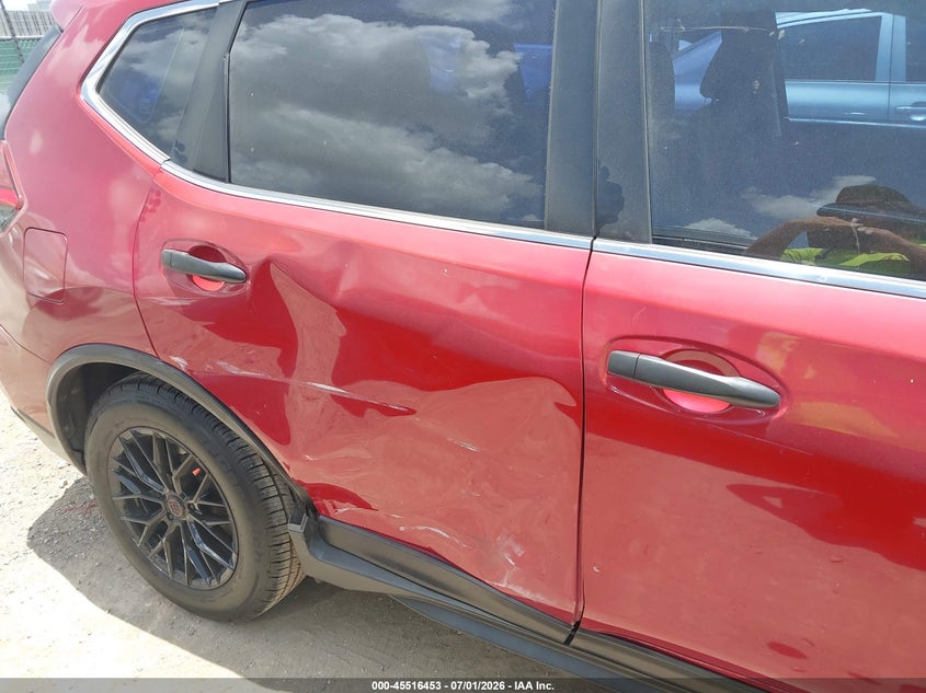 2017 Nissan Rogue VIN JN8AT2MT5HW394734 IAAI salvage auction — LEFT & RIGHT, Salvage (Texas), sold $925 on 2026-07-29 (photo 6)