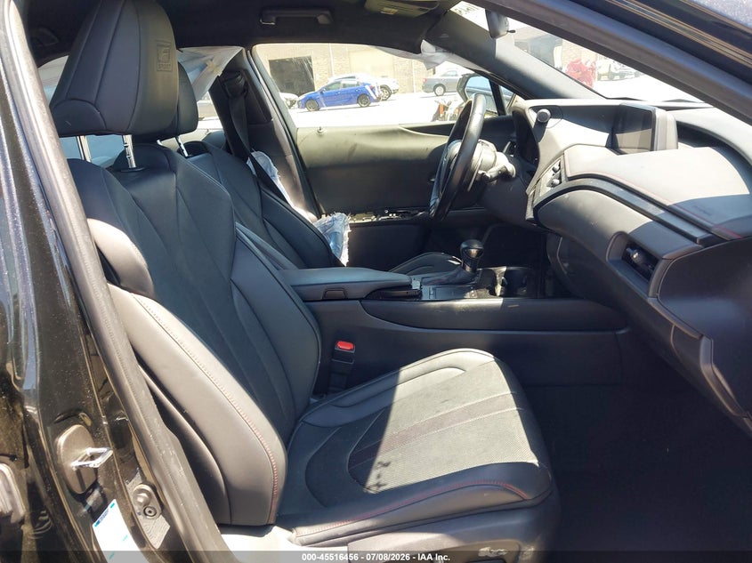 2021 Lexus Ux VIN JTHE9JBH0M2049728 IAAI salvage auction — SIDE, Salvage (California), sold $10,400 on 2026-08-24 (photo 5)