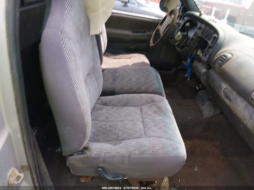 1998 Dodge Ram 1500 VIN 1B7HC16Z1WS701374 IAAI salvage auction — NORMAL WEAR, Clear (Missouri), sold $100 on 2026-07-19 (photo 8)
