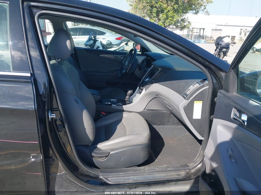 2014 Hyundai Sonata VIN KMHEC4A42EA107490 IAAI salvage auction — RIGHT REAR, Salvage Title, sold $875 on 2026-08-03 (photo 5)