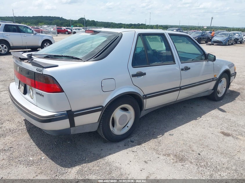 1997 Saab 9000 VIN YS3CF68M1V1029989 IAAI salvage auction — NORMAL WEAR, Clear (Oklahoma), sold $375 on 2026-07-07 (photo 4)