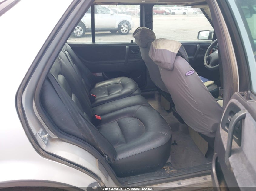 1997 Saab 9000 VIN YS3CF68M1V1029989 IAAI salvage auction — NORMAL WEAR, Clear (Oklahoma), sold $375 on 2026-07-07 (photo 8)