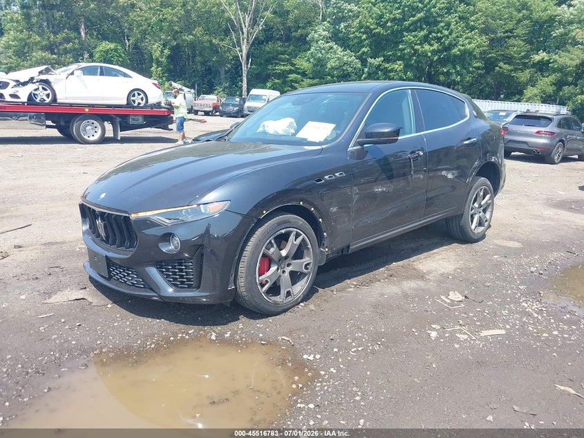 2019 Maserati Levante VIN ZN661XUS9KX338579 IAAI salvage auction — LEFT & RIGHT, Salvage Title, sold $5,350 on 2026-08-18 (photo 2)