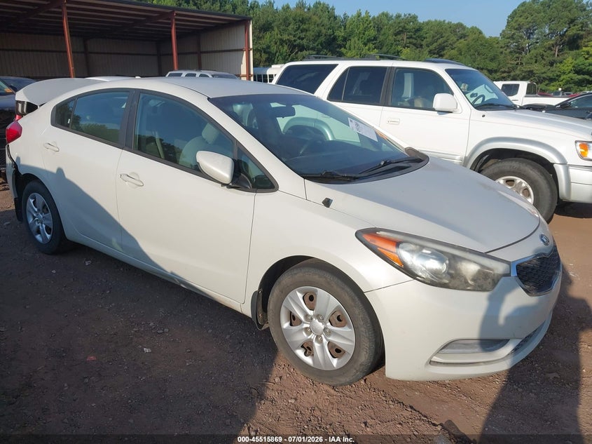2015 Kia Forte VIN KNAFK4A63F5292198 IAAI salvage auction — REAR END, Salvage Title, sold $800 on 2026-07-26 (photo 1)
