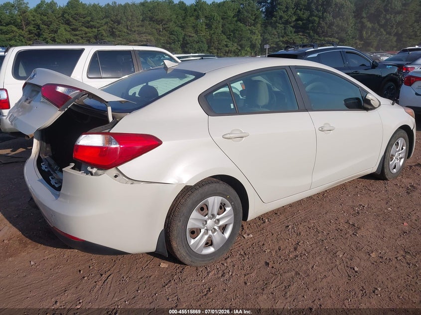 2015 Kia Forte VIN KNAFK4A63F5292198 IAAI salvage auction — REAR END, Salvage Title, sold $800 on 2026-07-26 (photo 4)