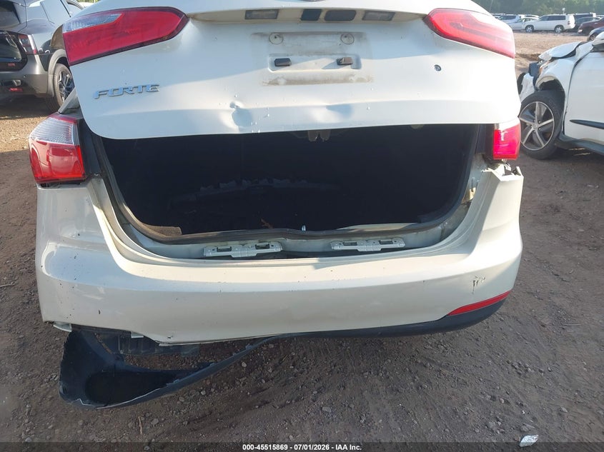 2015 Kia Forte VIN KNAFK4A63F5292198 IAAI salvage auction — REAR END, Salvage Title, sold $800 on 2026-07-26 (photo 6)