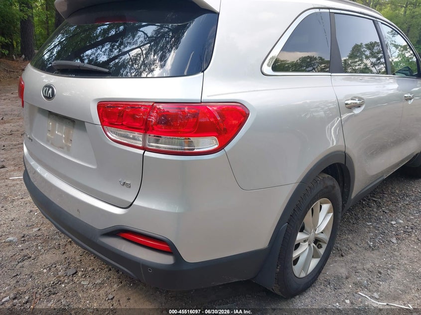 2016 Kia Sorento VIN 5XYPG4A58GG120404 IAAI salvage auction — NORMAL WEAR, Clear (Virginia), sold $1,475 on 2026-07-07 (photo 6)
