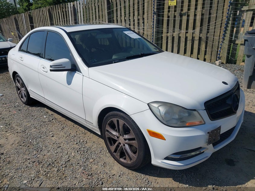 2013 Mercedes-benz C-klasse VIN WDDGF8AB2DR287232 IAAI salvage auction — NORMAL WEAR, Clear (Virginia), sold $1,500 on 2026-07-13 (photo 1)