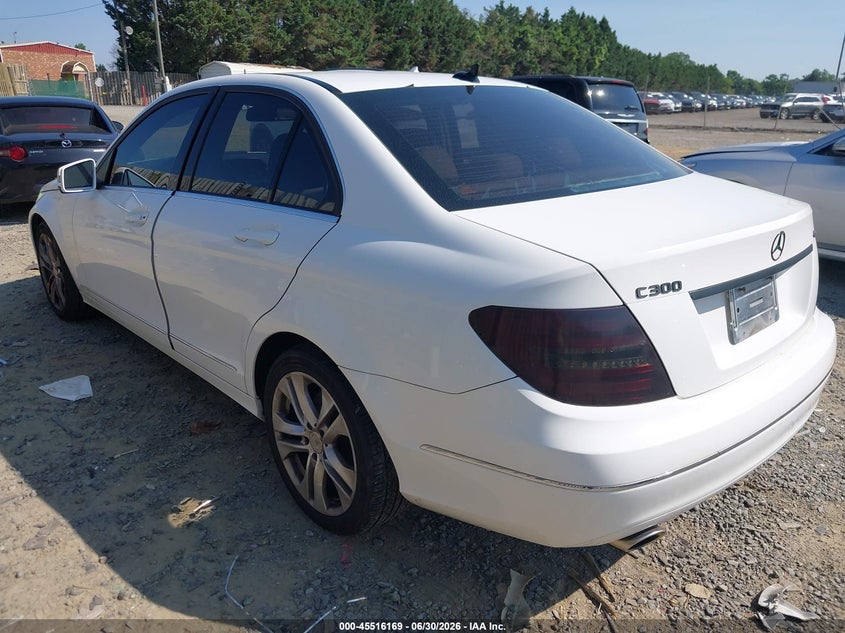 2013 Mercedes-benz C-klasse VIN WDDGF8AB2DR287232 IAAI salvage auction — NORMAL WEAR, Clear (Virginia), sold $1,500 on 2026-07-13 (photo 3)