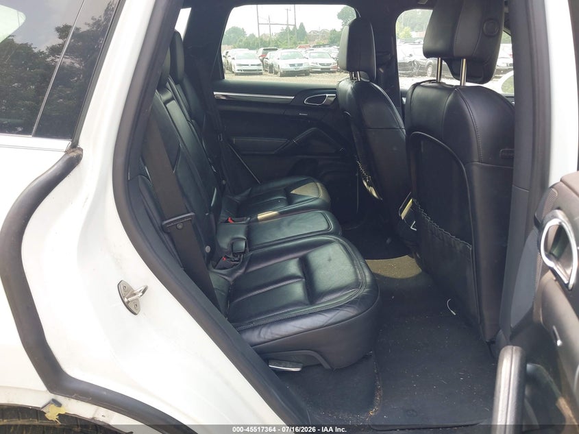 2016 Porsche Cayenne VIN WP1AA2A20GLA10516 IAAI salvage auction — UNKNOWN, Salvage (Pennsylvania), sold $3,200 on 2026-07-31 (photo 8)