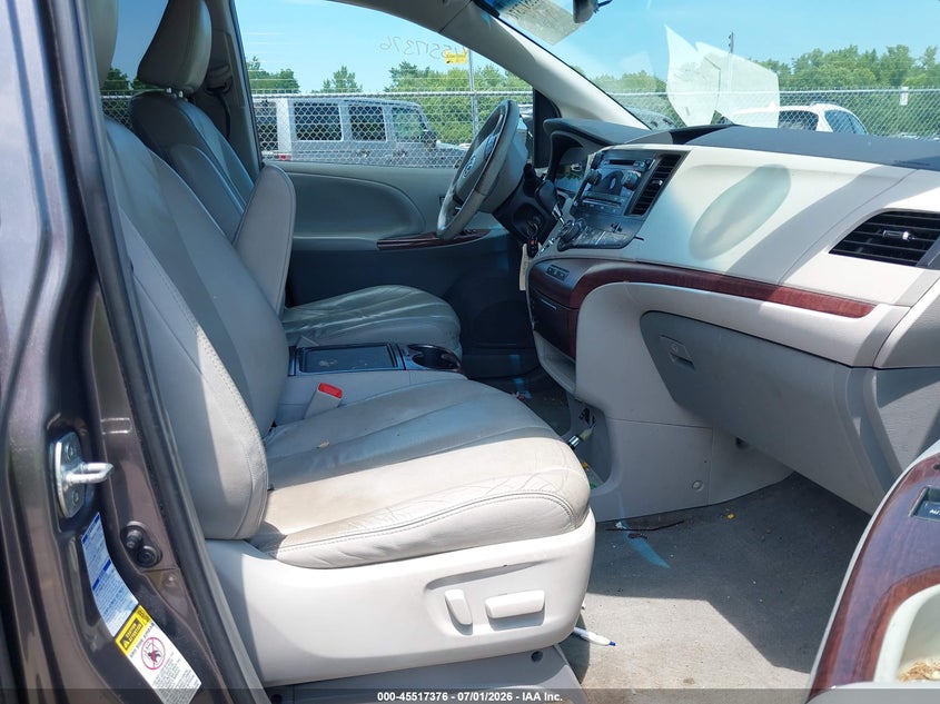 2014 Toyota Sienna VIN 5TDDK3DC2ES089768 IAAI salvage auction — FRONT END, Salvage (Connecticut), sold $2,450 on 2026-07-30 (photo 5)