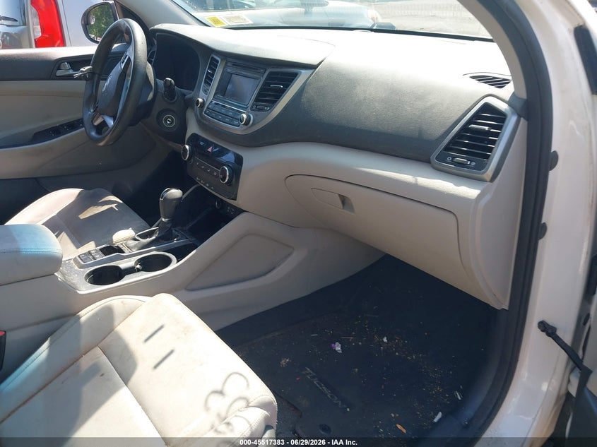 2017 Hyundai Tucson VIN KM8J3CA45HU443890 IAAI salvage auction — NORMAL WEAR, Salvage Title, sold $2,300 on 2026-07-28 (photo 5)