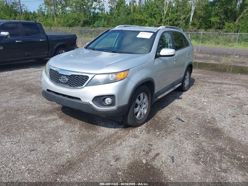 2013 Kia Sorento VIN 5XYKT3A69DG407626 IAAI salvage auction — NORMAL WEAR, Clear (Florida), sold $475 on 2026-07-28 (photo 2)