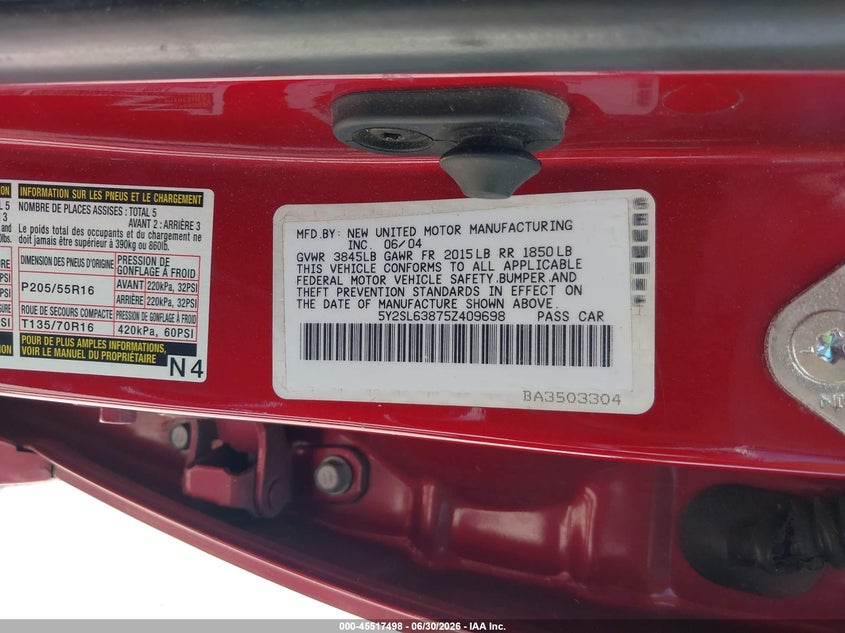 2005 Pontiac Vibe VIN 5Y2SL63875Z409698 IAAI salvage auction — NORMAL WEAR, Original (Texas), sold $600 on 2026-07-08 (photo 8)