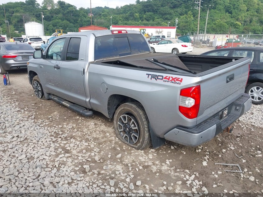 2018 Toyota Tundra VIN 5TFUY5F11JX703333 IAAI salvage auction — SIDE, Salvage Title, sold $9,100 on 2026-08-02 (photo 3)